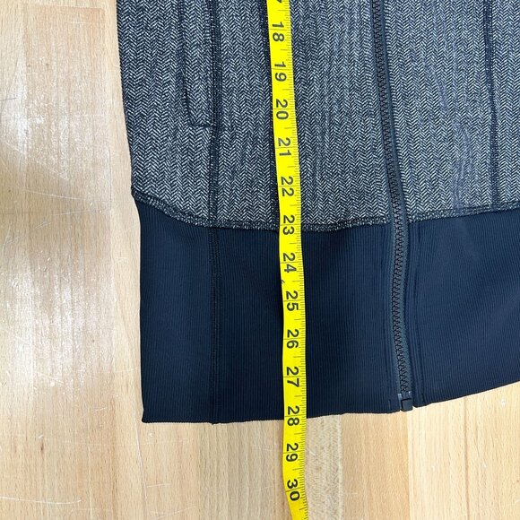 Lululemon Women's Daily Practice Full Zip Hooded Jacket Herringbone Gray Size 6 - Picture 16 of 16